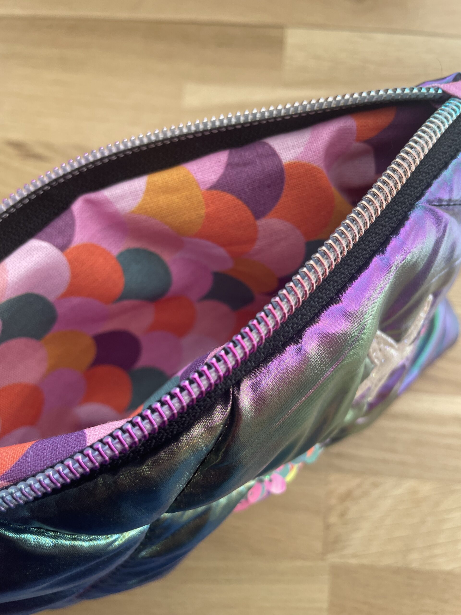 Pochette Perla – Collection Sous l'Océan | Pochette artisanale irisée – Image 4