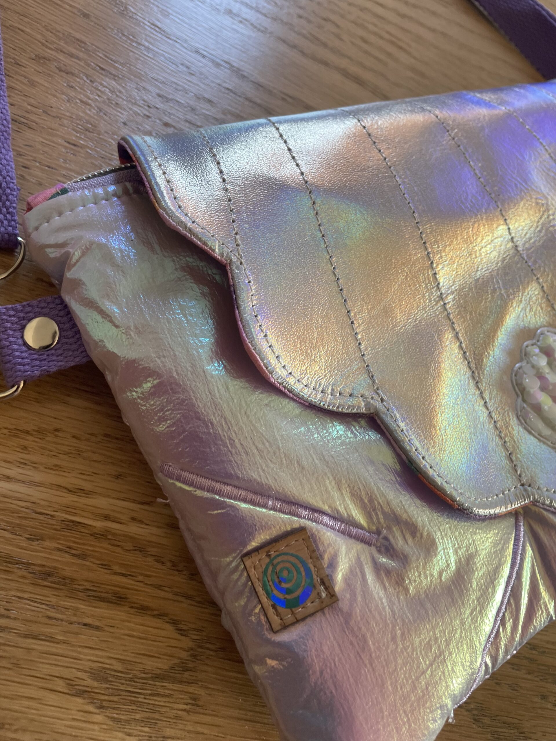 Sac pochette Néréa – Sous l'Océan | Sac artisanal en cuir et tissu matelassé – Image 5