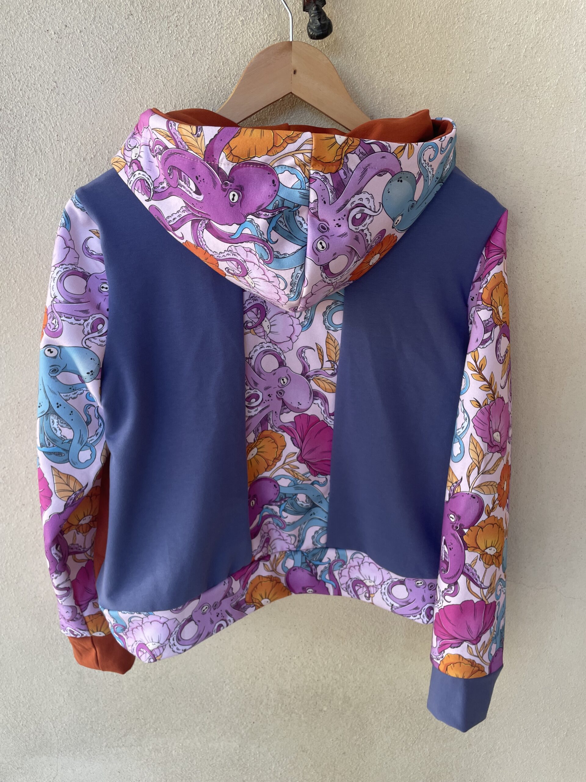 Crop Sweat Mila – Collection Sous l’Océan – Image 8