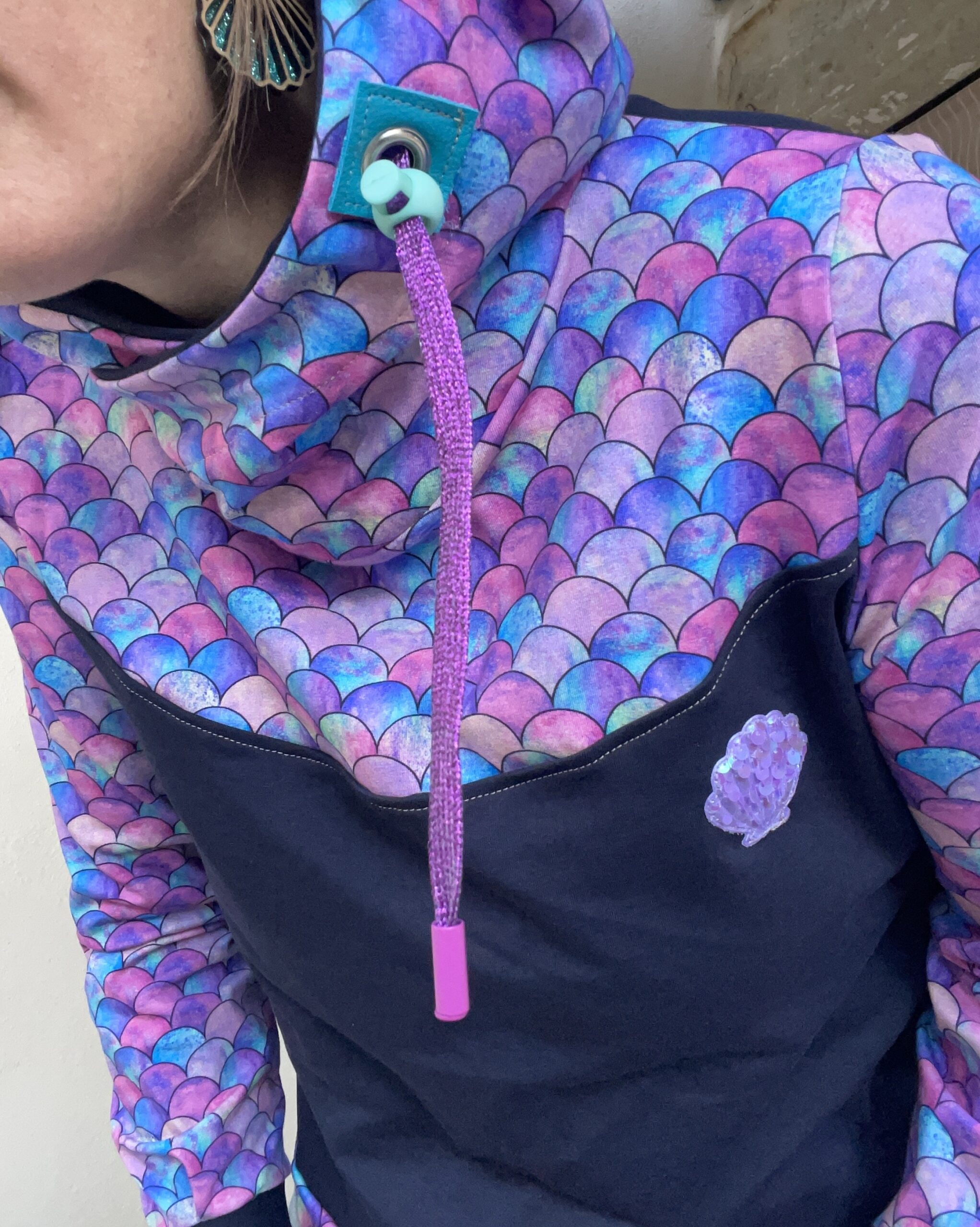 Crop Sweat Mila – Collection Sous l’Océan – Image 3
