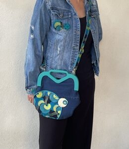 Veste en jean customisée au wax – Pièce unique artisanale